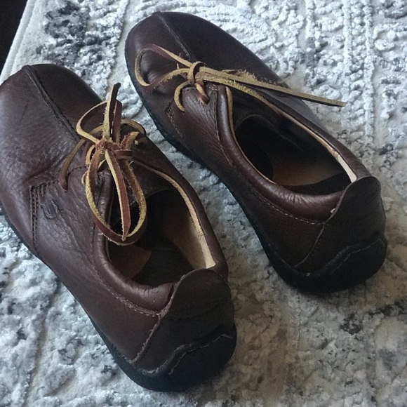 Shoes - Picture 2 of 4